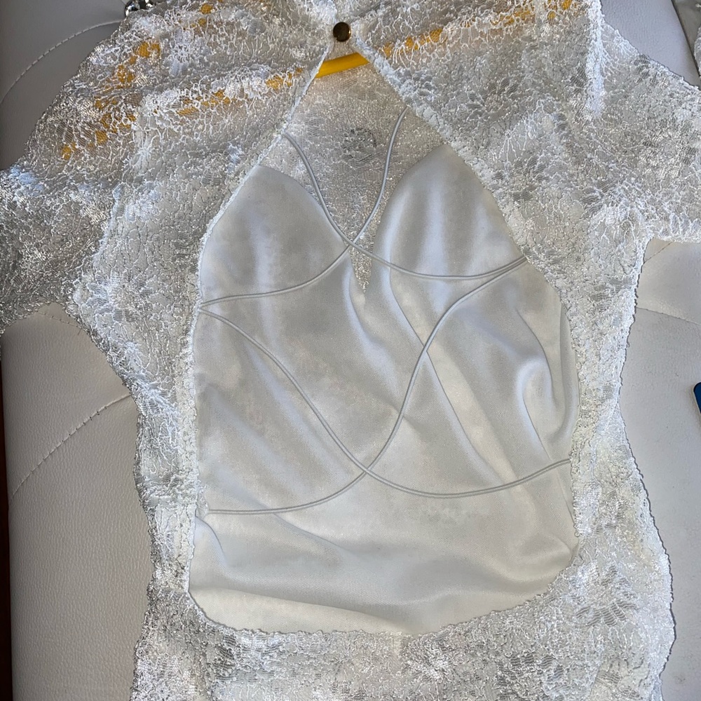 Like new beautiful white dress